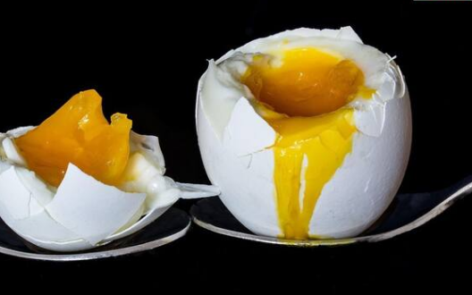 never cook eggs this way or you could be putting yourself at risk of cancer